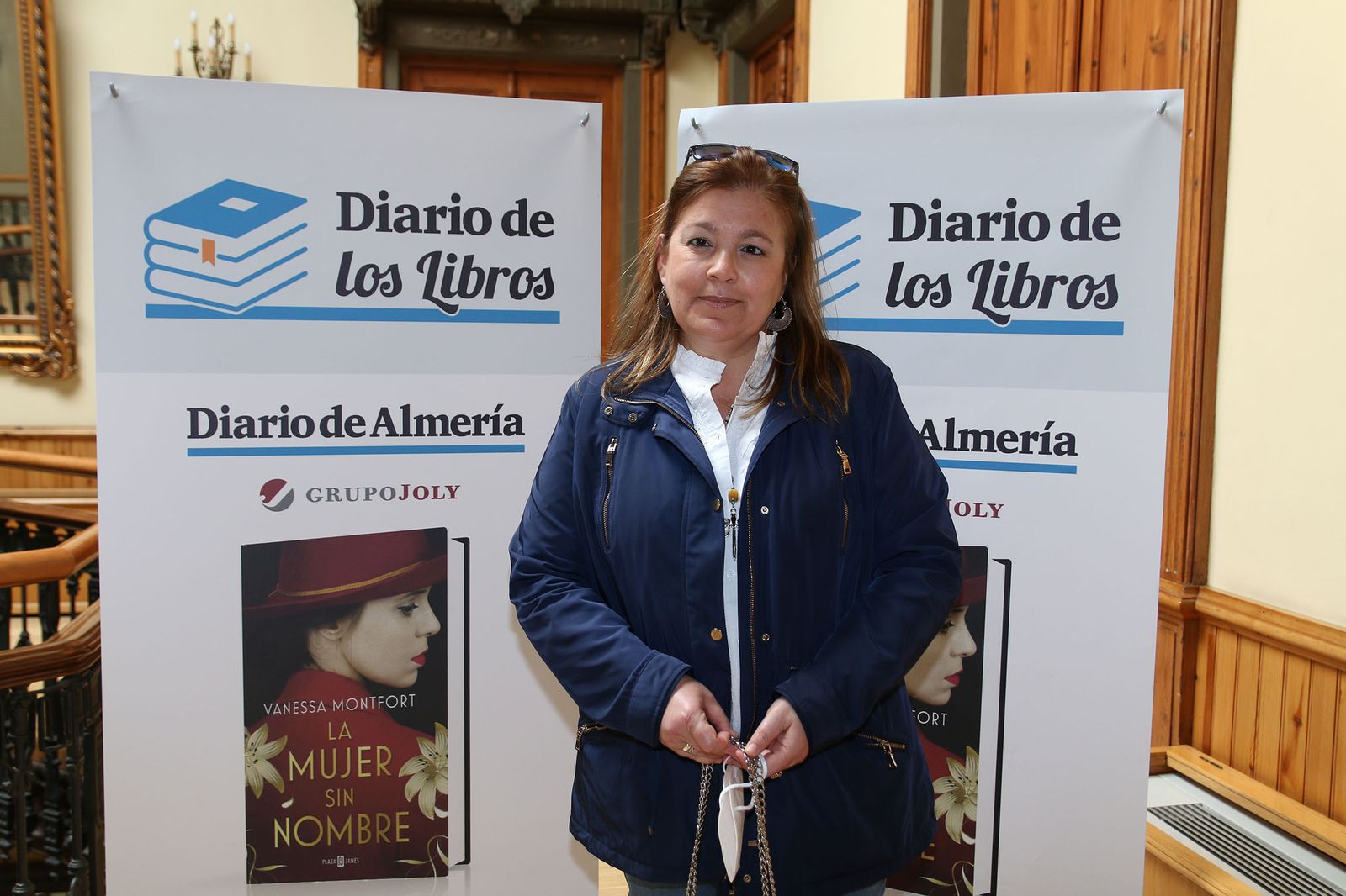 Fotogalería Diario de los Libros, con Vanessa Montfort y su obra 'La mujer sin nombre'