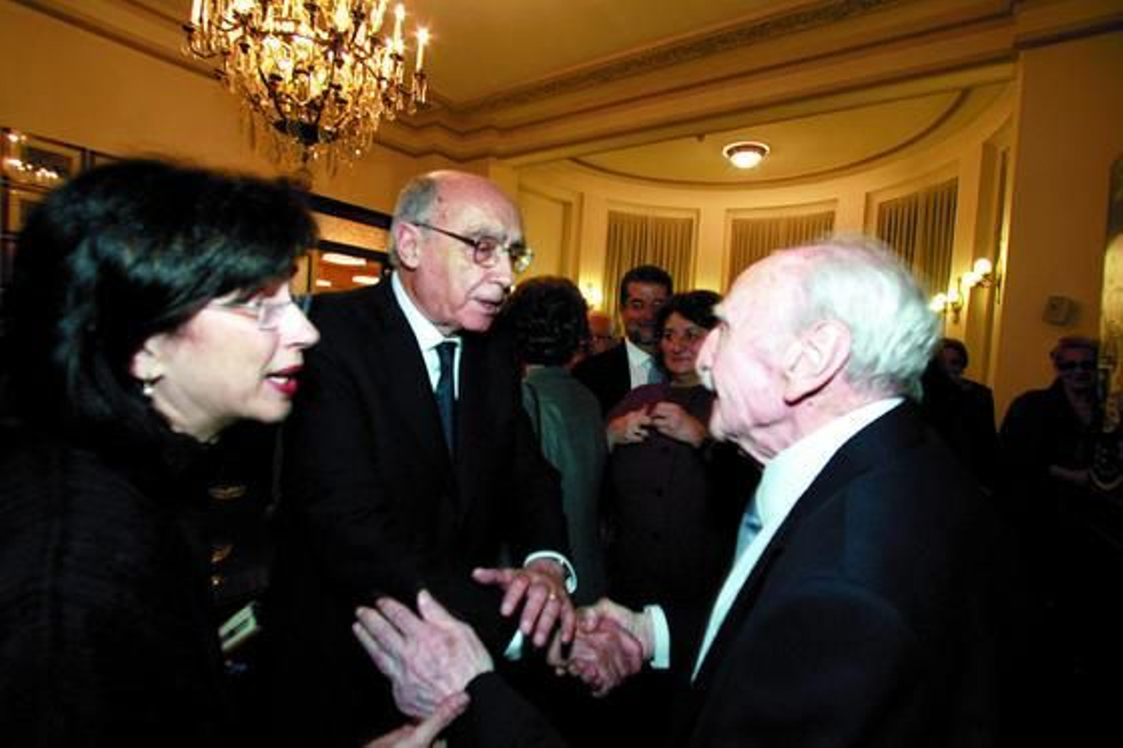 Saramago, con Francisco Ayala en 2005. / José Ramón Ladra

Foto: Varios