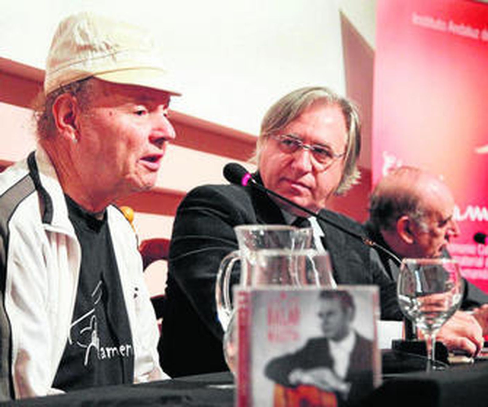 José Luis Balao y Francisco Camas, durante el acto de presentación del doble compacto.
