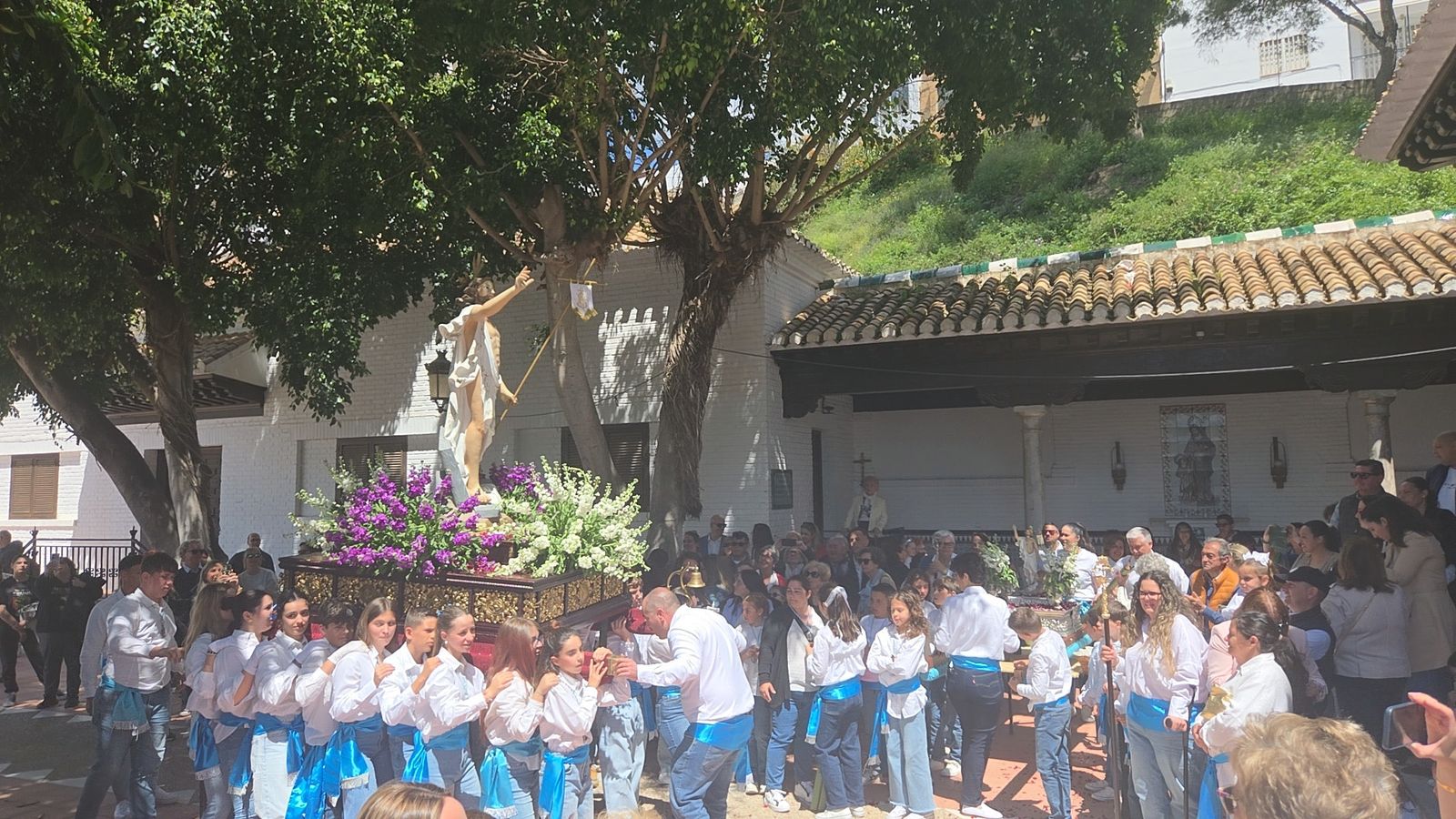 Procesión de la virgen durante la Semana Santa en Almuñécar