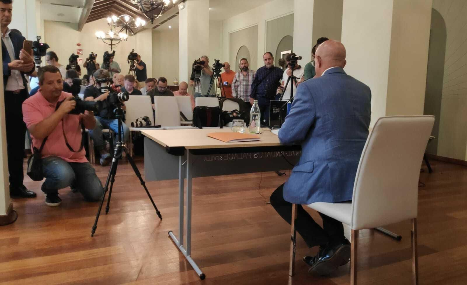 Serra Ferrer, en un momento de la intervención. Serra Ferrer, en un momento de la intervención.