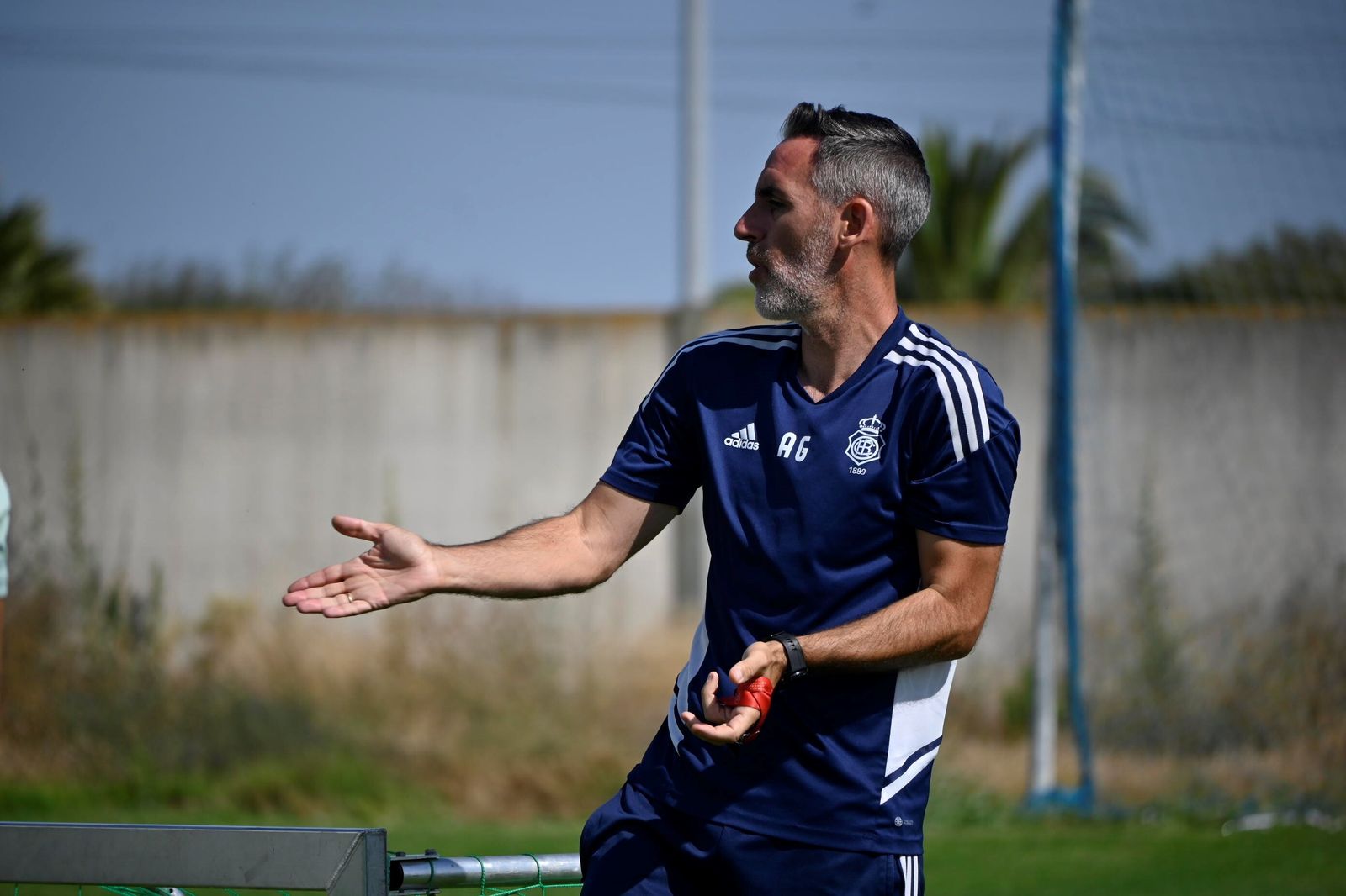 Abel Gómez en un entrenamiento del Recre.