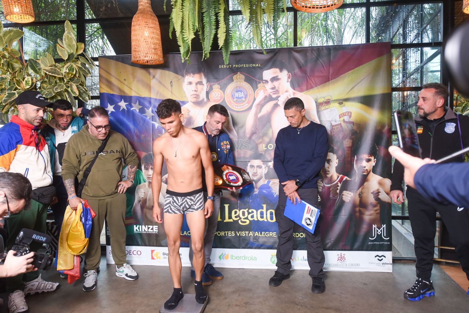 Las fotos del pesaje de la velada de Rafa Lozano Jr. en Córdoba