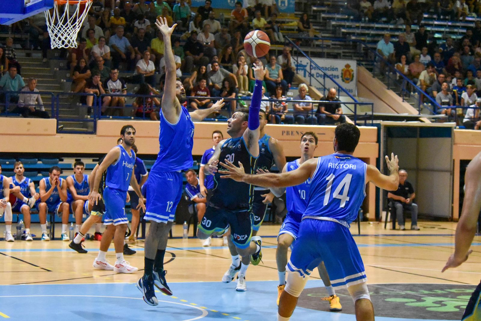 Las fotos del Udea - Ciudad de Huelva de la Copa Diputación de baloncesto