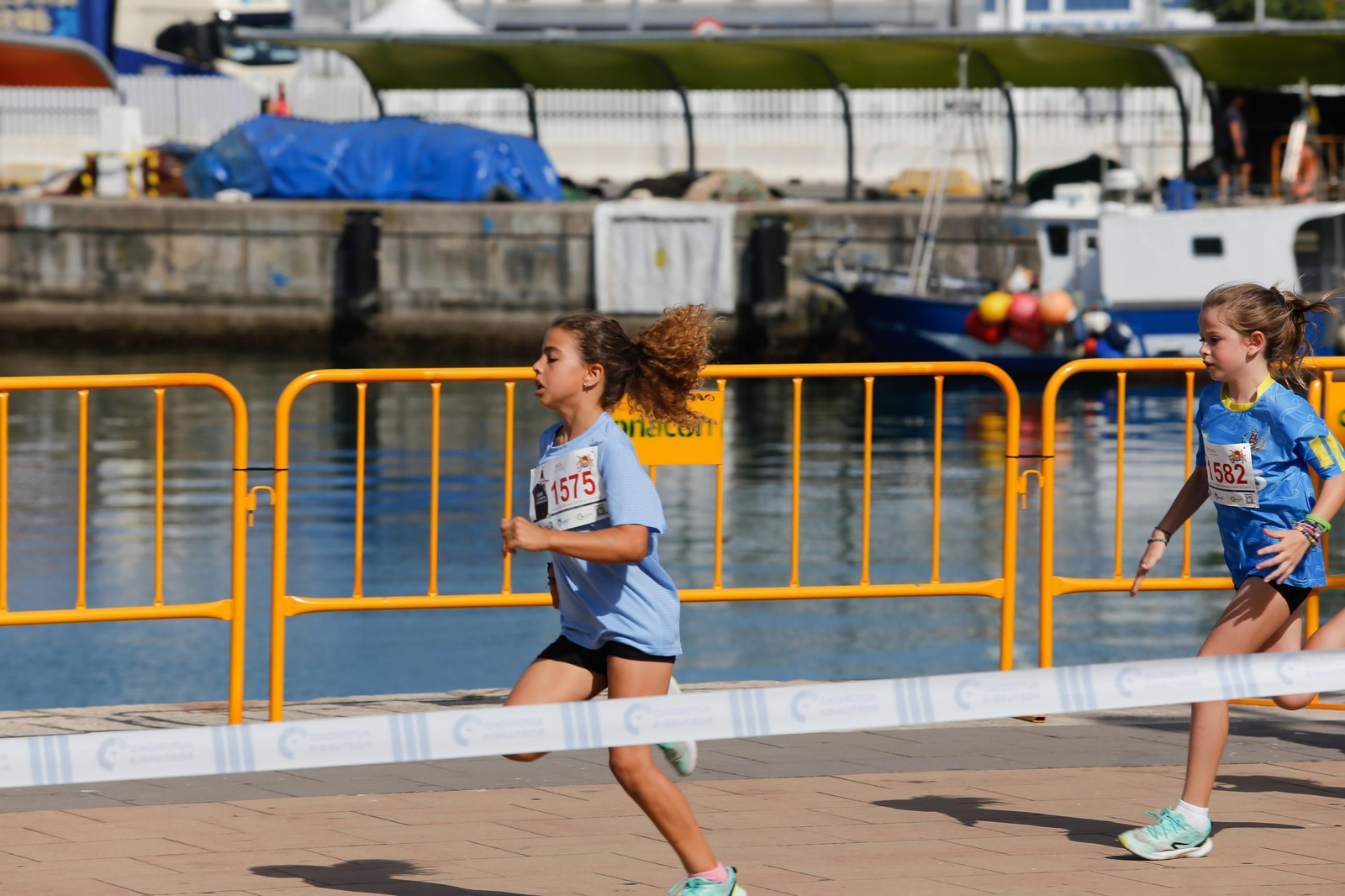 Búscate en la galería de fotos de categorías inferiores de la XXIII Carrera Popular Puerto Bahía de Algeciras