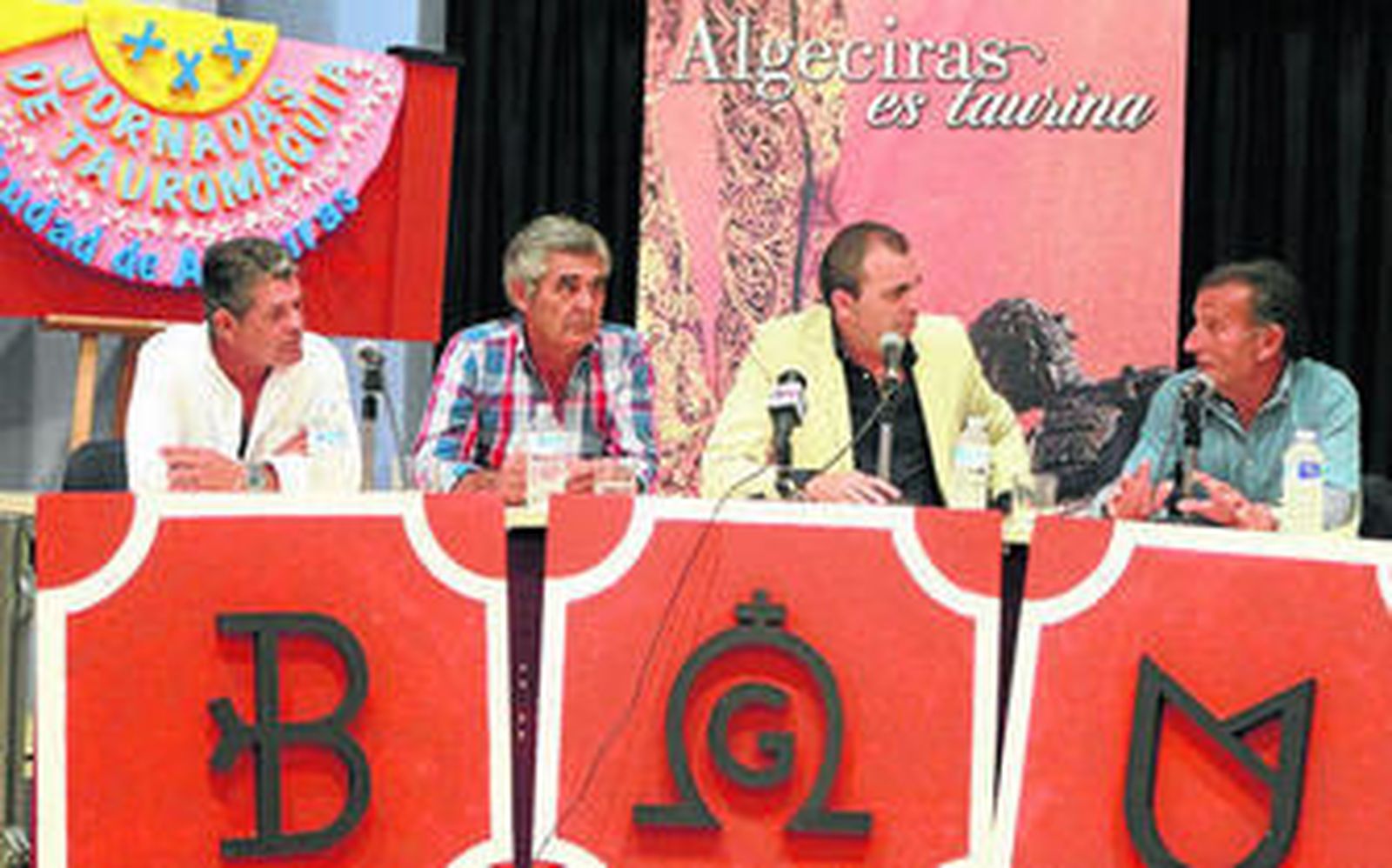 Juan Cid, Juan Núñez, Javier Bocanegra y Luis Salguero (de izquierda a derecha), ayer en el edificio Guillermo Pérez Villalta.