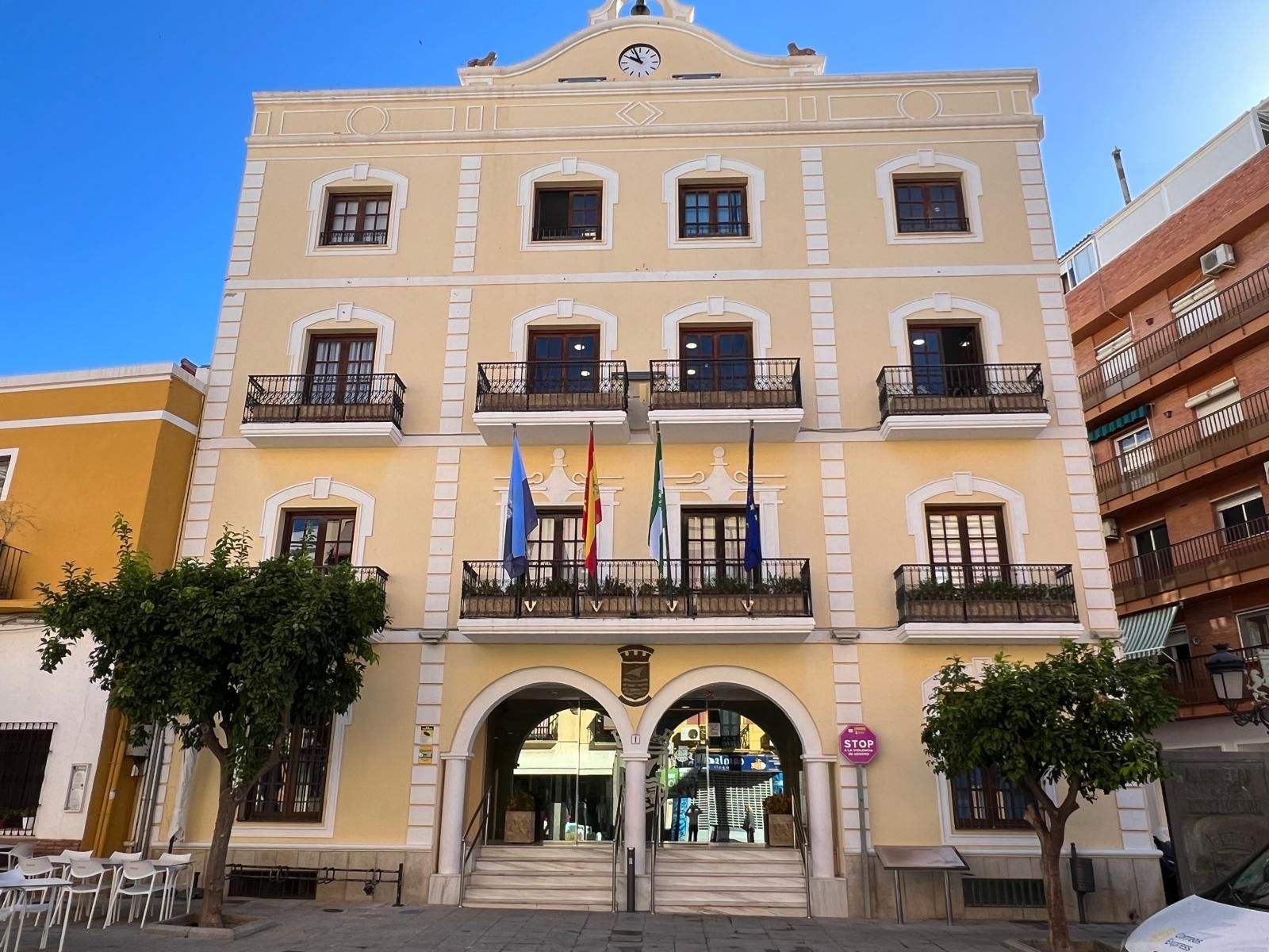 Fachada del Ayuntamiento de Almuñécar Fachada del Ayuntamiento de Almuñécar