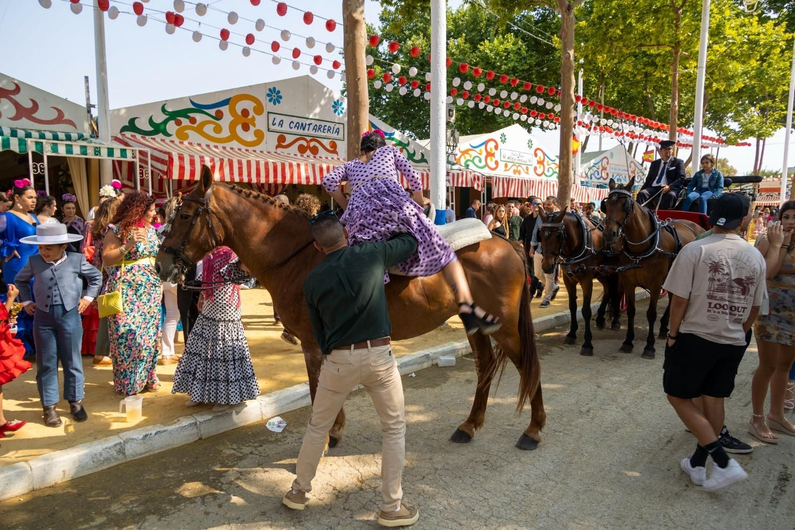 Búscate en las imágenes del sábado de Feria de El Puerto