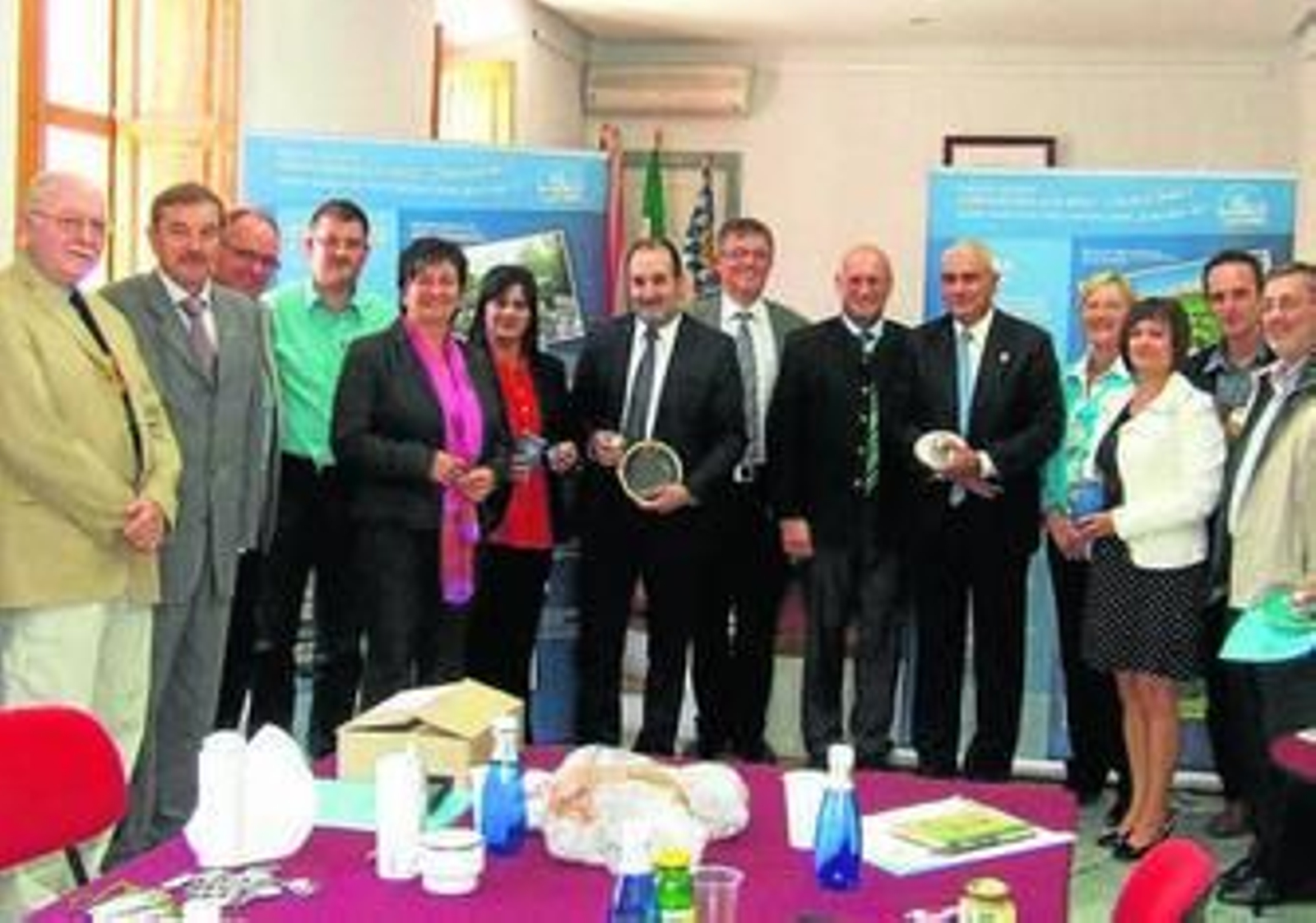 Las delegaciones alemana y española tras la reunión de la comisión mixta del Hermanamiento.