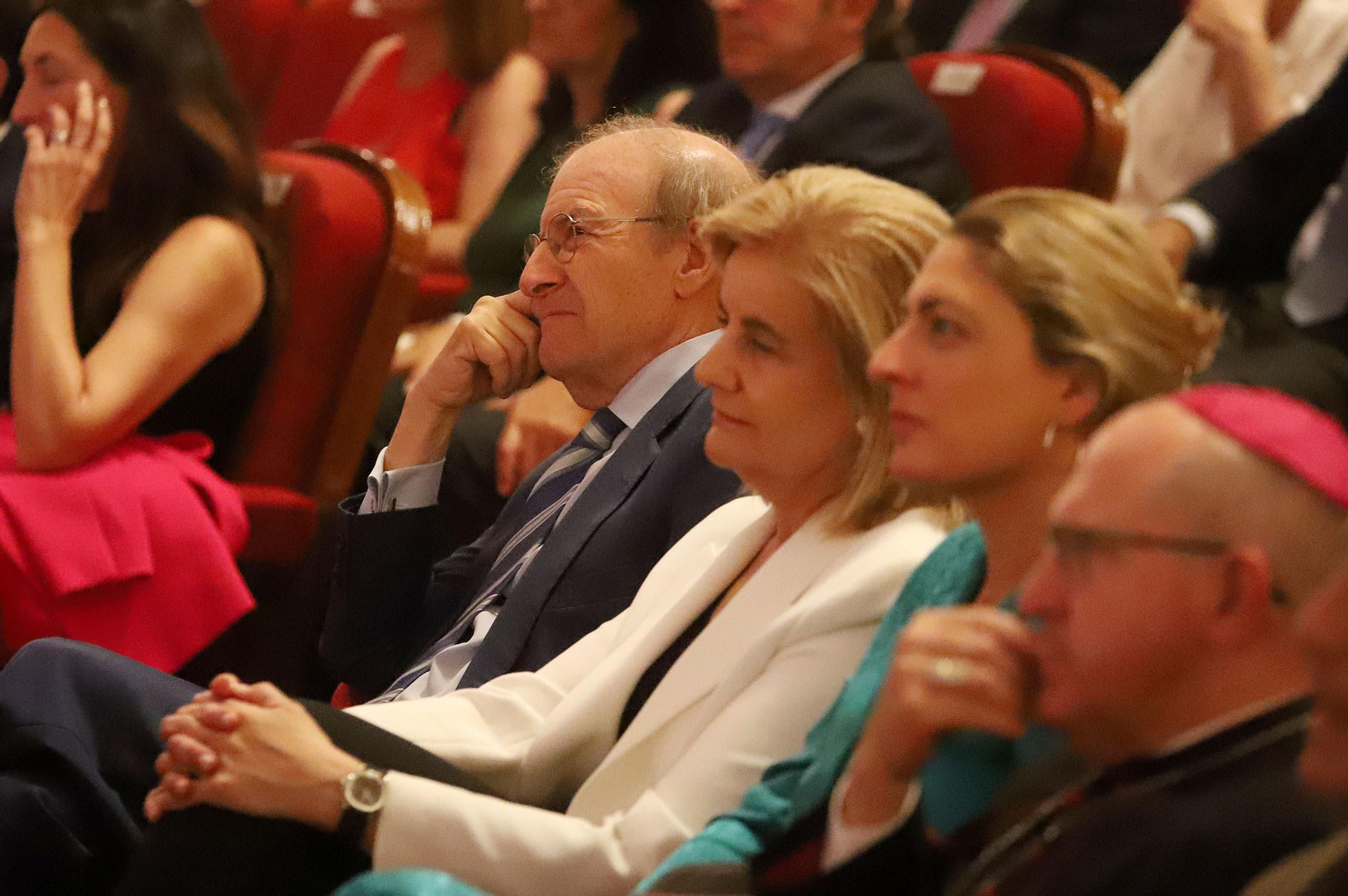 Imágenes de la toma de posesión de Pilar Miranda como alcaldesa de Huelva