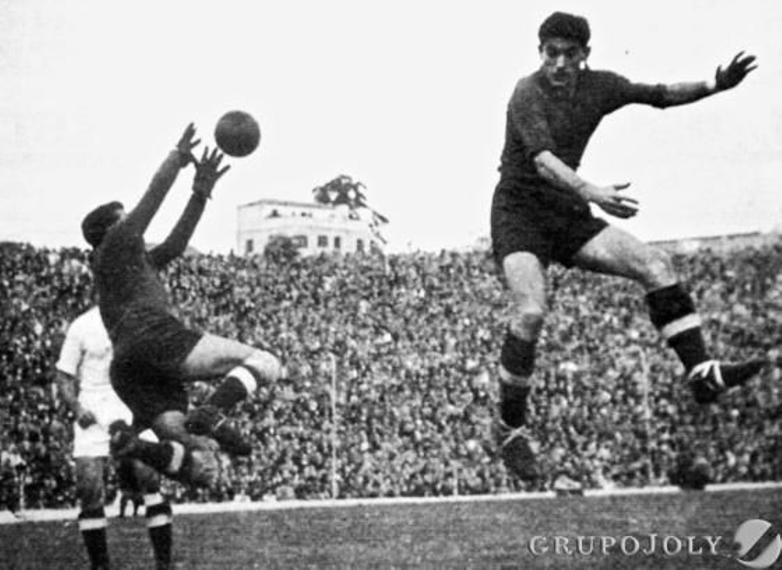 Adiós a la leyenda sevillista Juan Arza