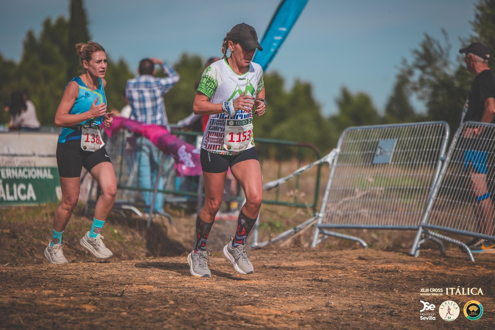 Búscate en las fotos del Cross de Itálica 2025 | 1