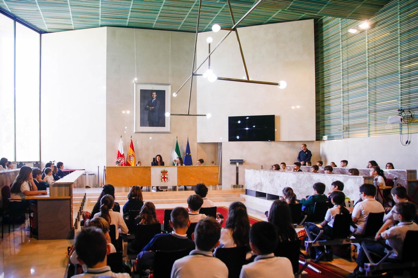 Visita al Ayuntamiento de Almería del colegio Virgen de Fátima, en imágenes