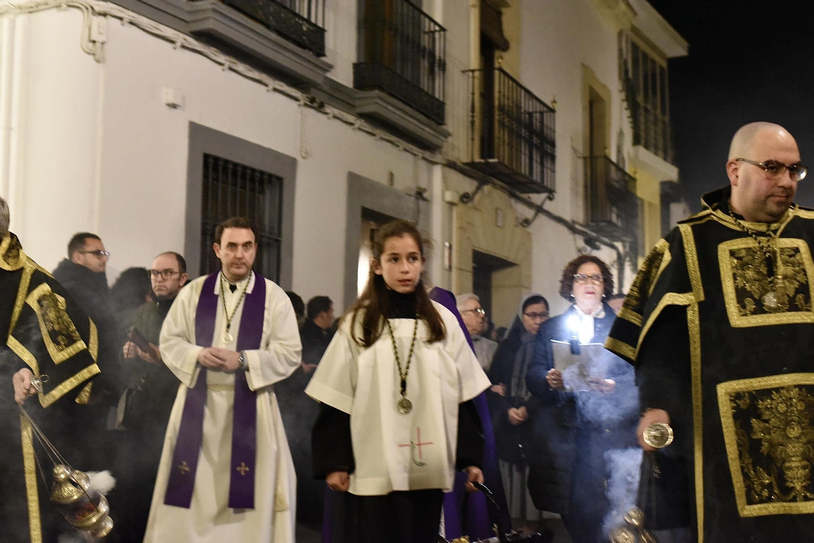 Las mejores imágenes del vía crucis del Cristo de la Clemencia en Córdoba