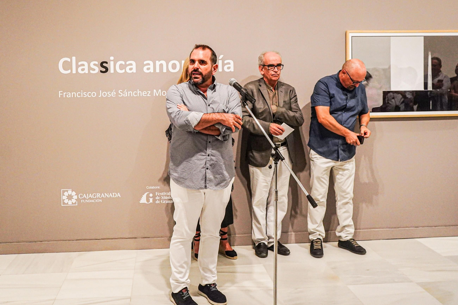 Todas las imágenes de la nueva exposición Classica anomalía en Granada