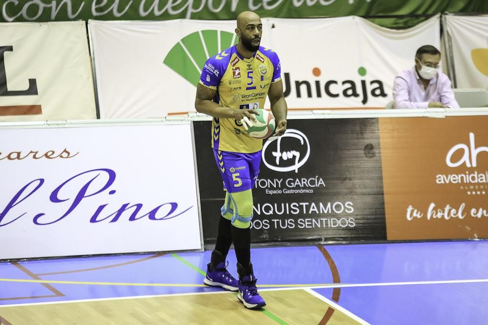 Moisés Cézar volverá a vestir la camiseta del Unicaja Costa de Almería.