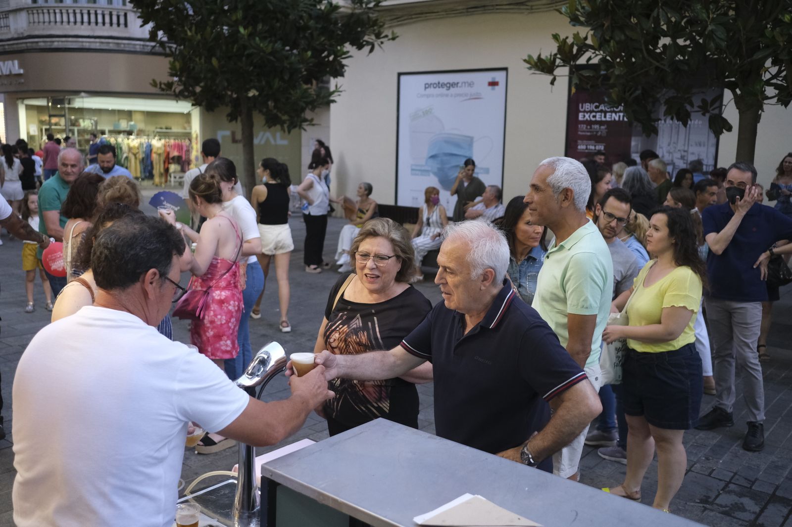 La novena edición de la Shopping Night de Córdoba, en imágenes
