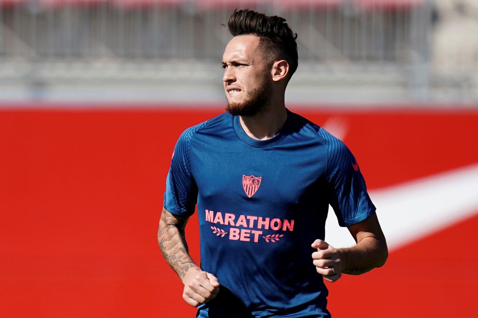 Lucas Ocampos, en un entrenamiento del Sevilla FC.