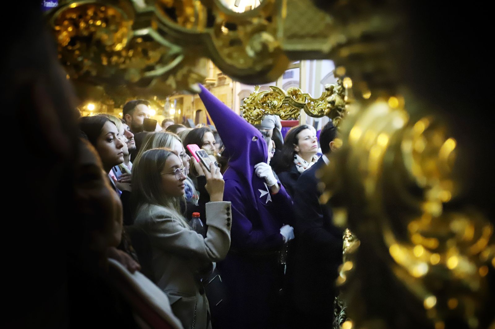 La Hermandad El Nazareno en la madrugá de la Semana Santa de Huelva 2023, en imágenes