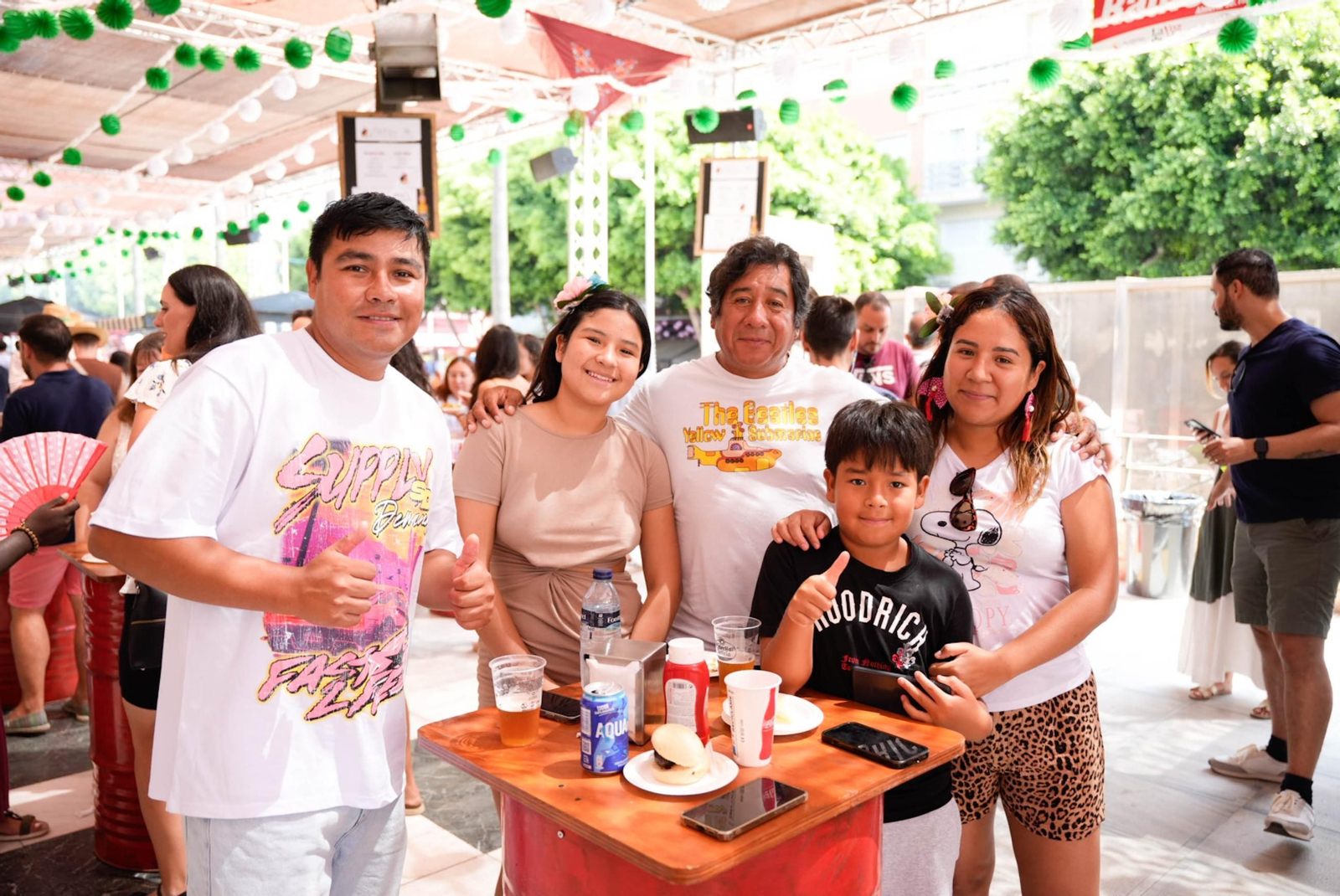 Así viven los almerienses el primer sábado de la Feria del Mediodía