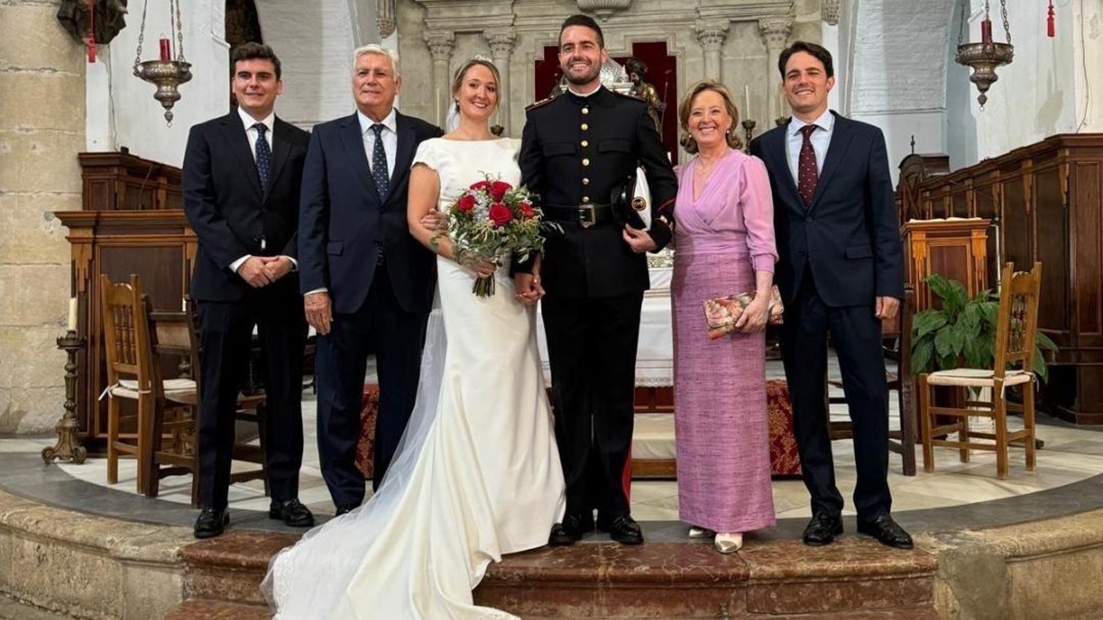 El nuevo matrimonio con Ignacio, Juan Carlos y Fernando Fernández-Llebrez y Rocío Rodríguez. El nuevo matrimonio con Ignacio, Juan Carlos y Fernando Fernández-Llebrez y Rocío Rodríguez.