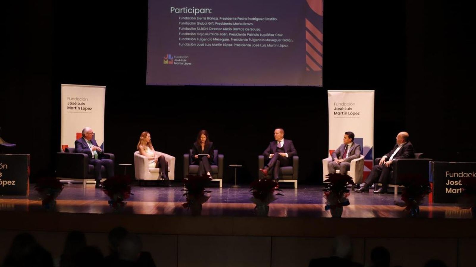Mesa de diálogo con Sierra Blanca, Silbon, Caja Rural de Jaén, Fulgencio Meseguer y la Fundación José Luis Martín López.