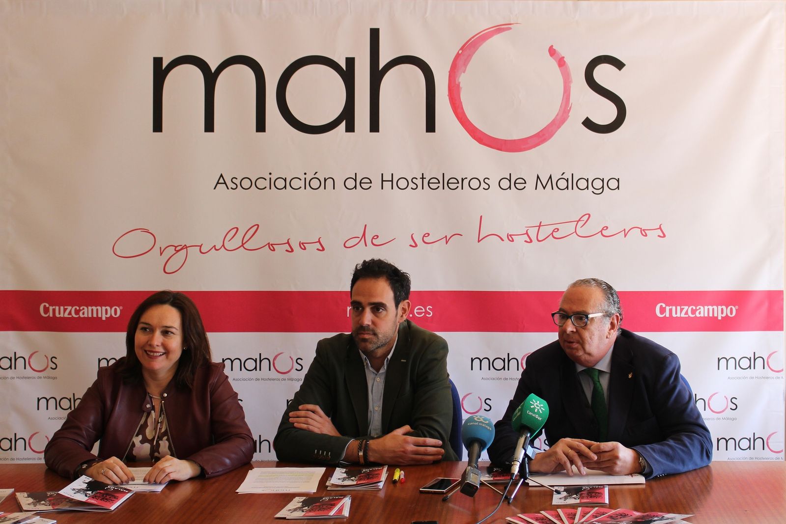 María del Mar Martín Rojo, Javier Frutos y Emilio Betés, en la presentación de la guía.