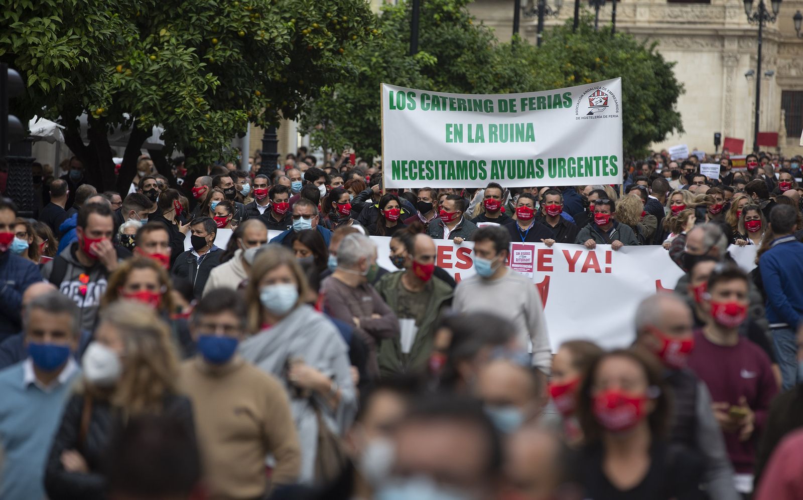 La manifestación de los hosteleros de Sevilla, en imágenes