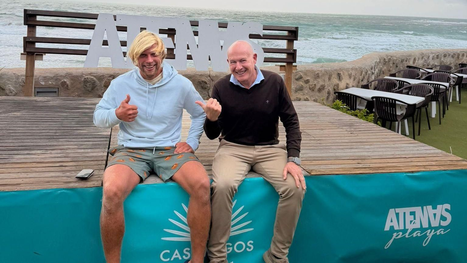 Jonas Böhlmark y  el CEO de Atenas Playa, Miguel Grande.