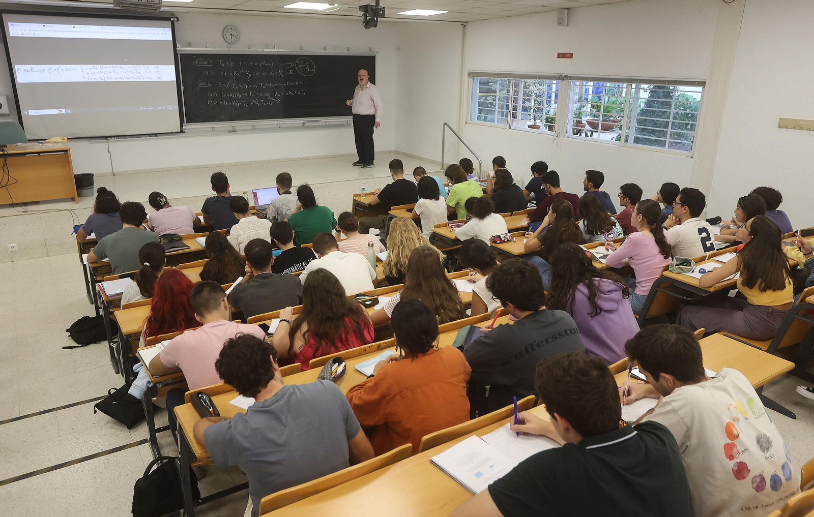 Aula de la Facultad de Matemáticas de la Universidad de Sevilla.
