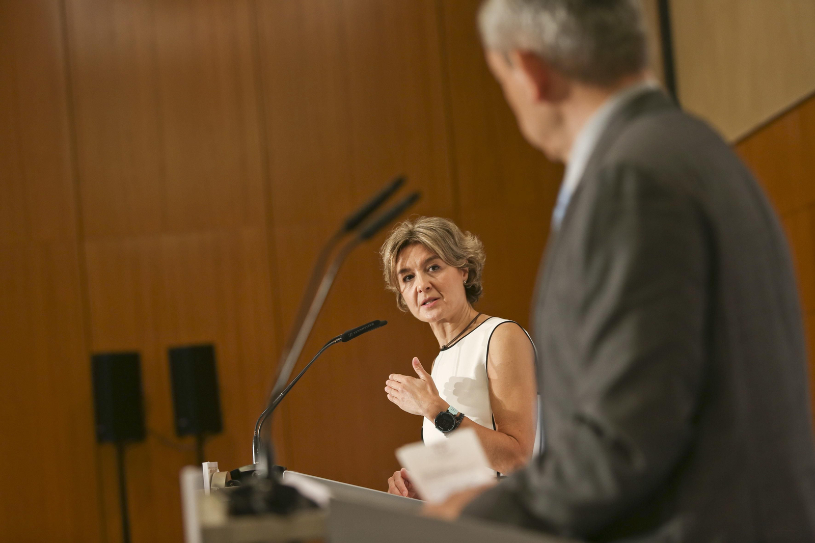 Las imágenes del desayuno-coloquio con Isabel García Tejerina