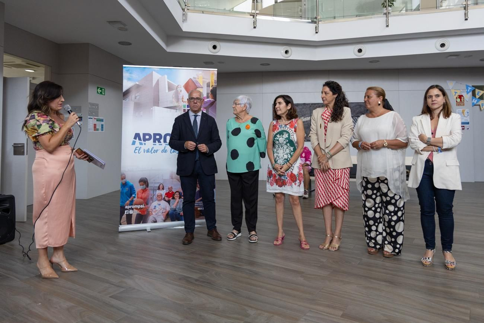 Visita de la consejera a las instalaciones de Aprompsi
