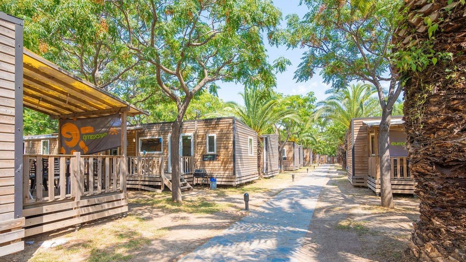 Los mejores destinos para ir de camping en la costa de España