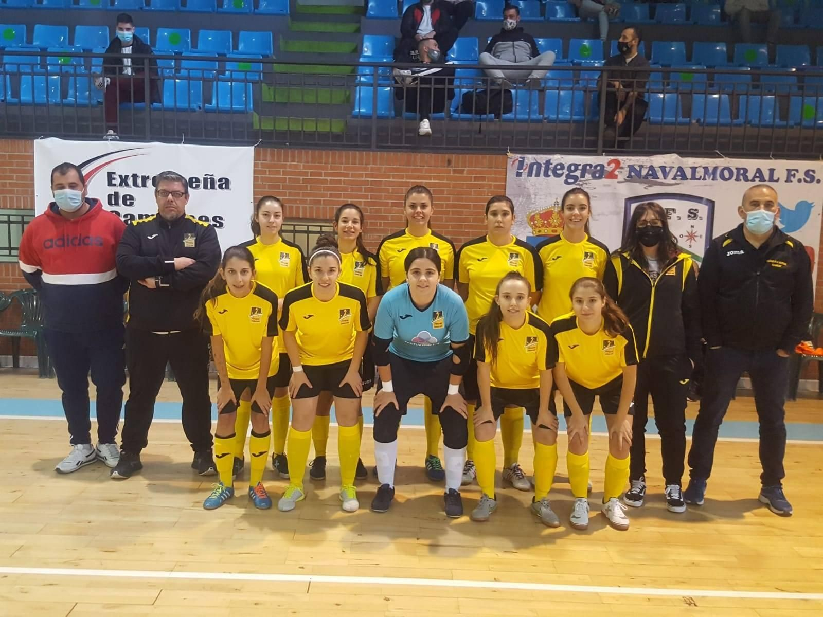 Plantilla del Almaraz que no pudo llegar este domingo a Cádiz a causa de la nieve.