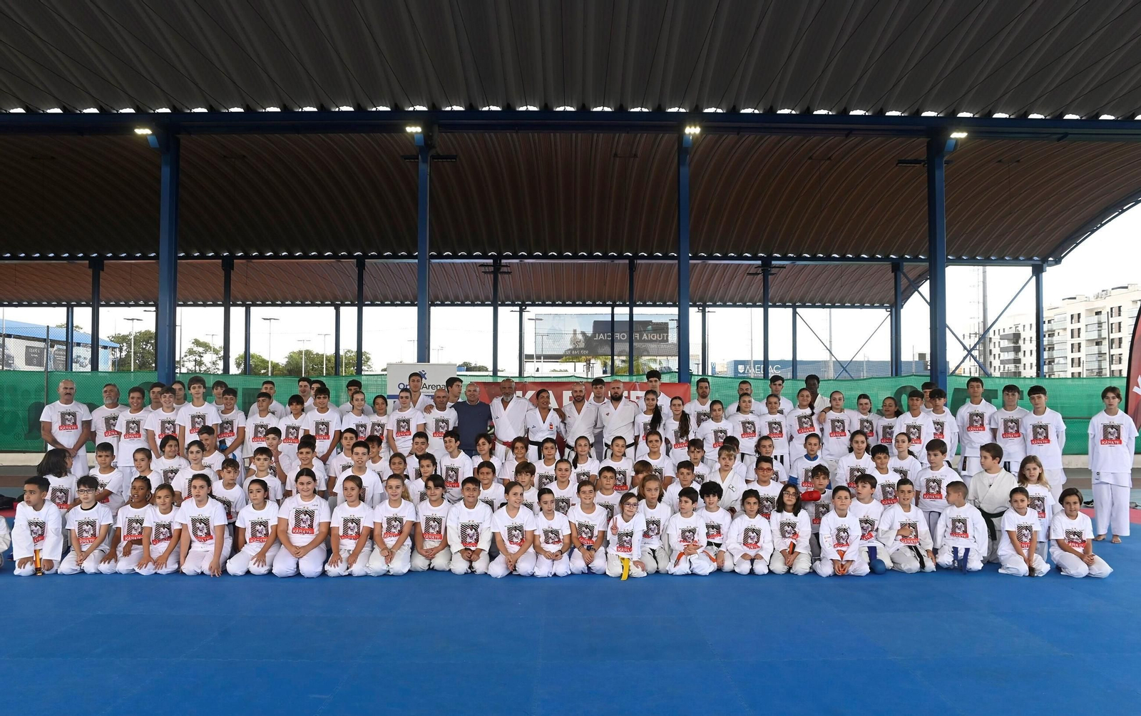 El Equipo Atama disfruta en Córdoba de la maestría de María Torres, campeona del mundo de kárate