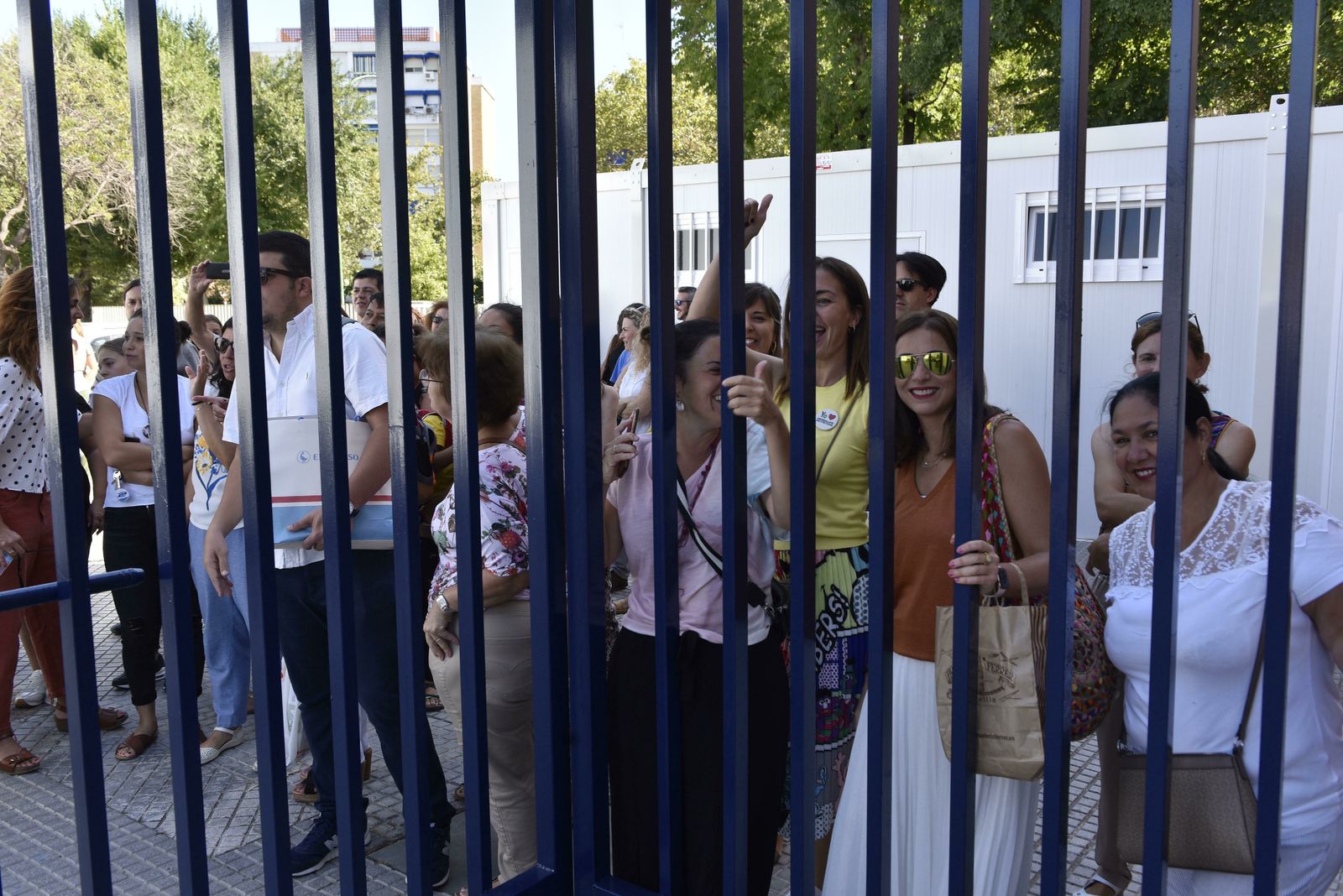 Las imágenes del regreso a las aulas de los más pequeños del cole
