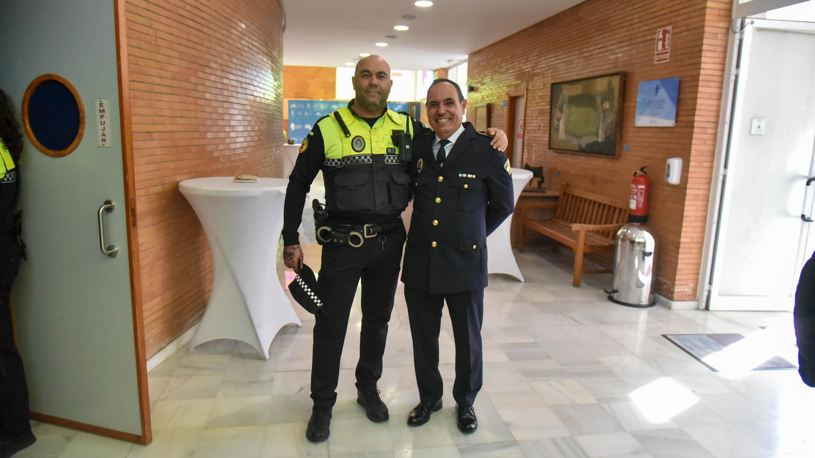 El acto de entrega de distinciones por la festividad del Cuerpo de la Policía Local de La Línea, en imágenes