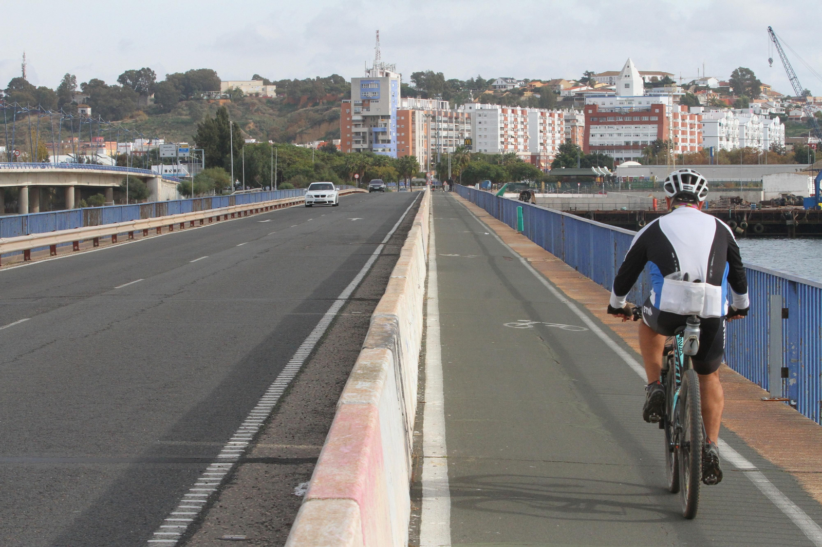 Imágenes del mal estado del puente Sifón.