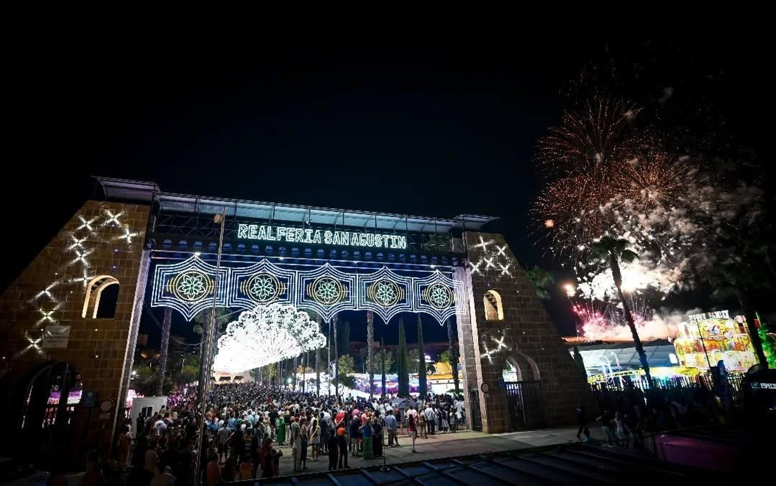 Última noche de la Feria de San Agustín de Linares.