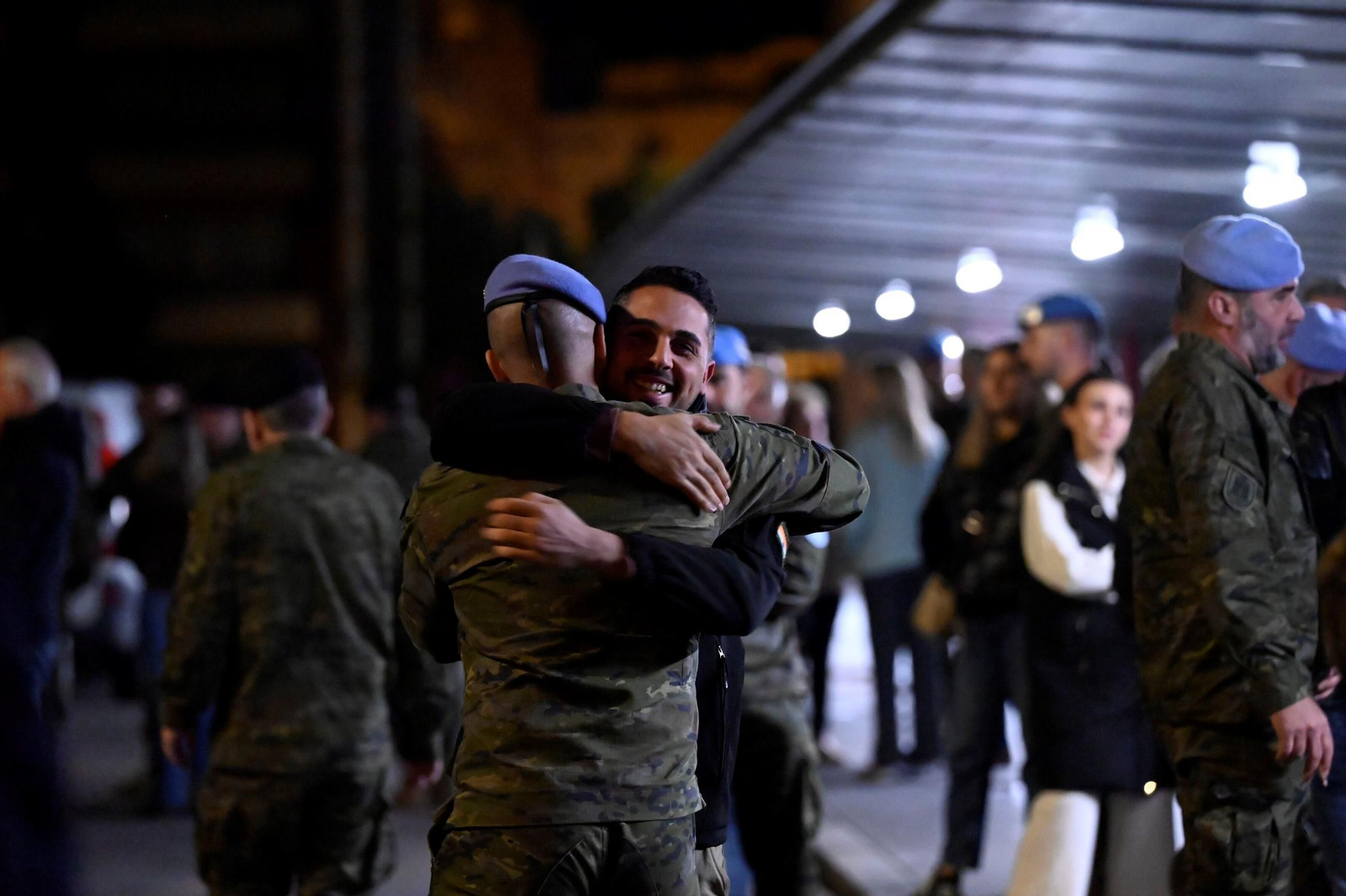 Emoción en la despedida de los militares de la brigada Guzmán el Bueno que parten a Líbano