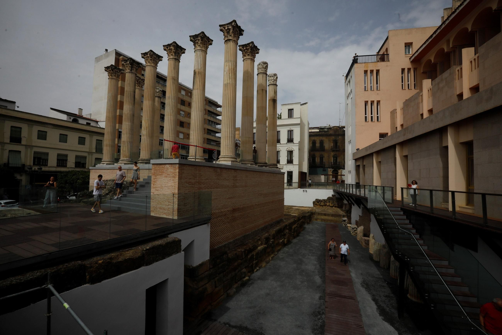El primer día de visitas al Templo Romano, en imágenes