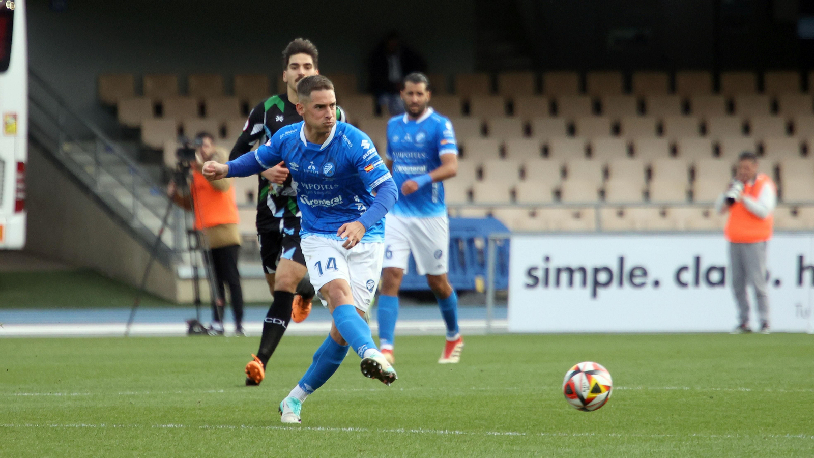 Partido entre Xerez DFC - Ciudad de Lucena en Chapín
