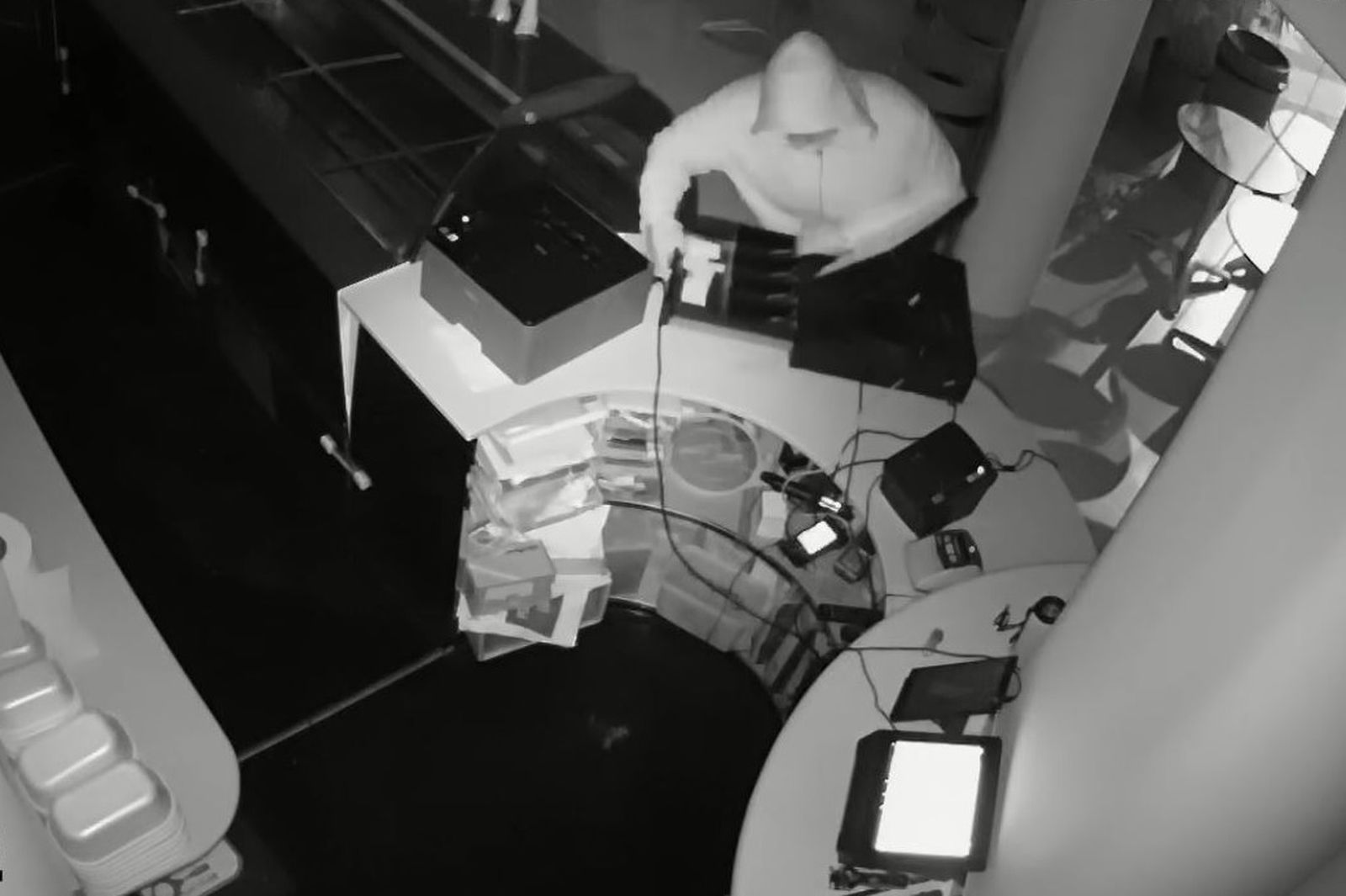 Imágenes de uno de los robos cometidos por los detenidos.