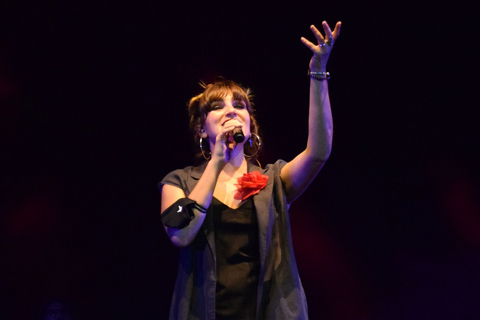 Rozalén, durante su concierto en Sanlúcar en la noche del jueves.