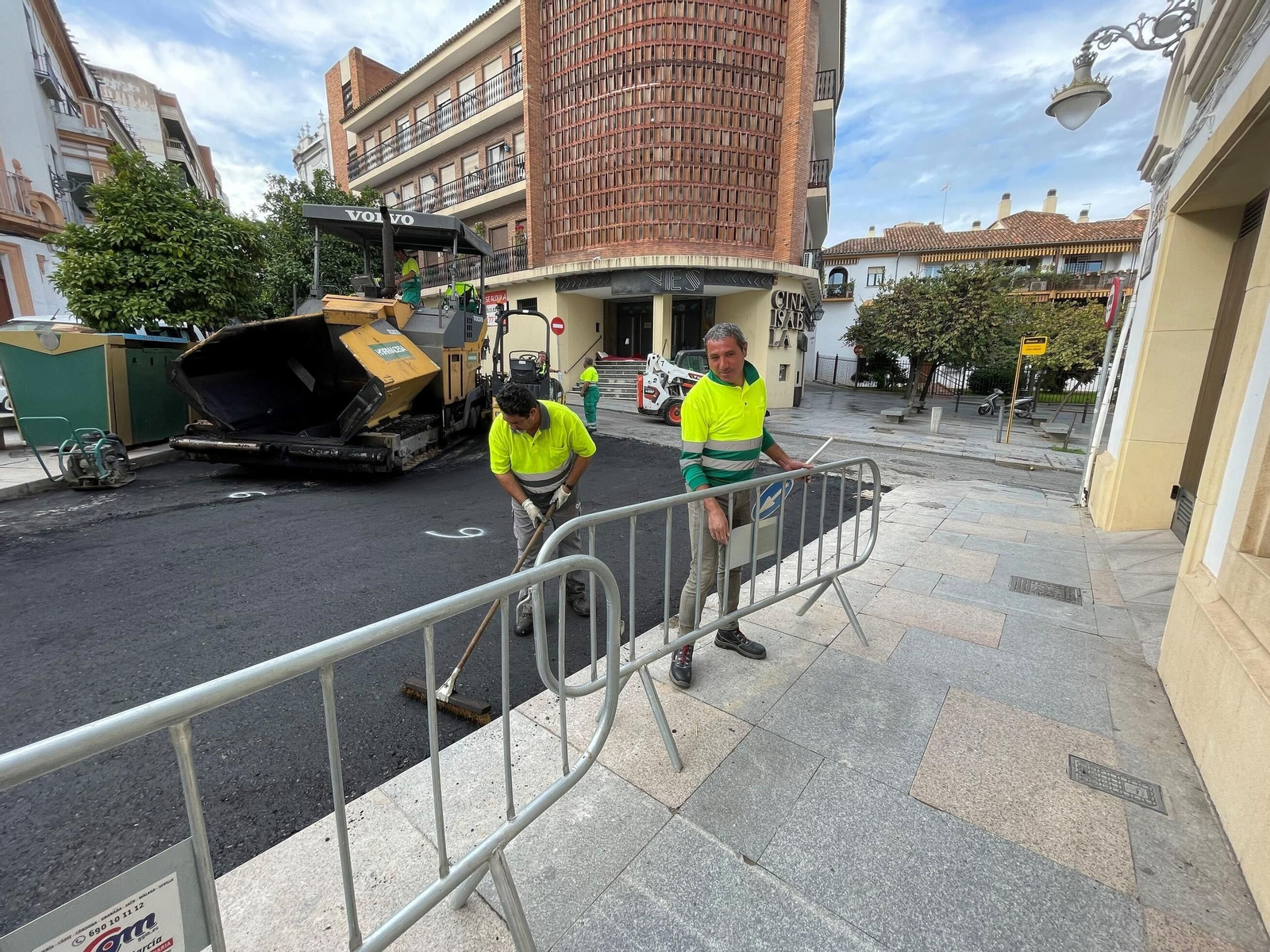 La calle Alfaros tras su primera fase de obras, en imágenes