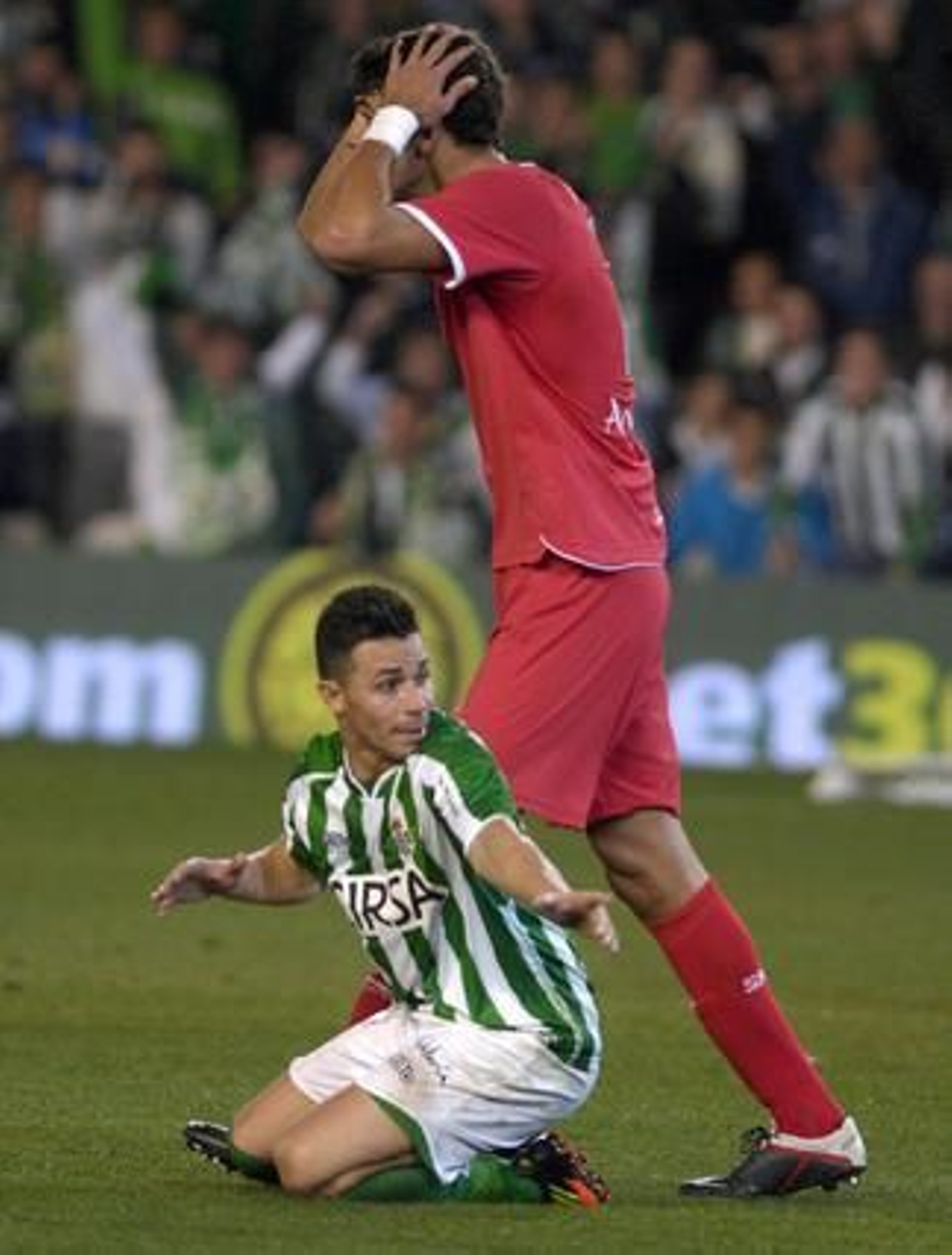 Betis y Sevilla empatan en el Benito Villamarín (1-1). / Manuel Gómez