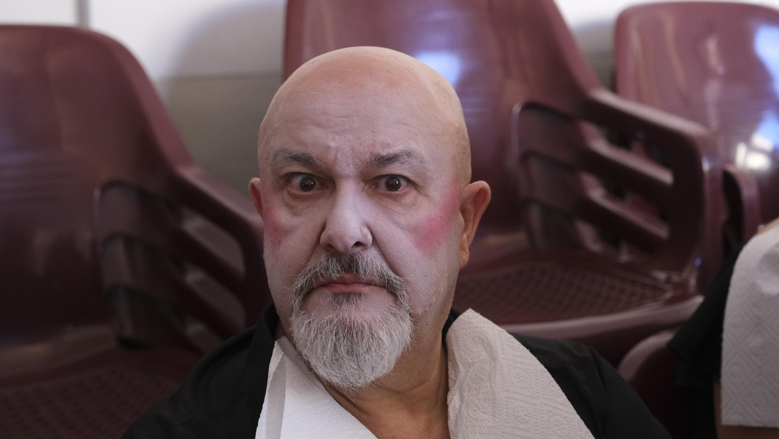 Maquillaje de los alumnos de la academia musical de Vélez Blanco para la ópera, en imágenes