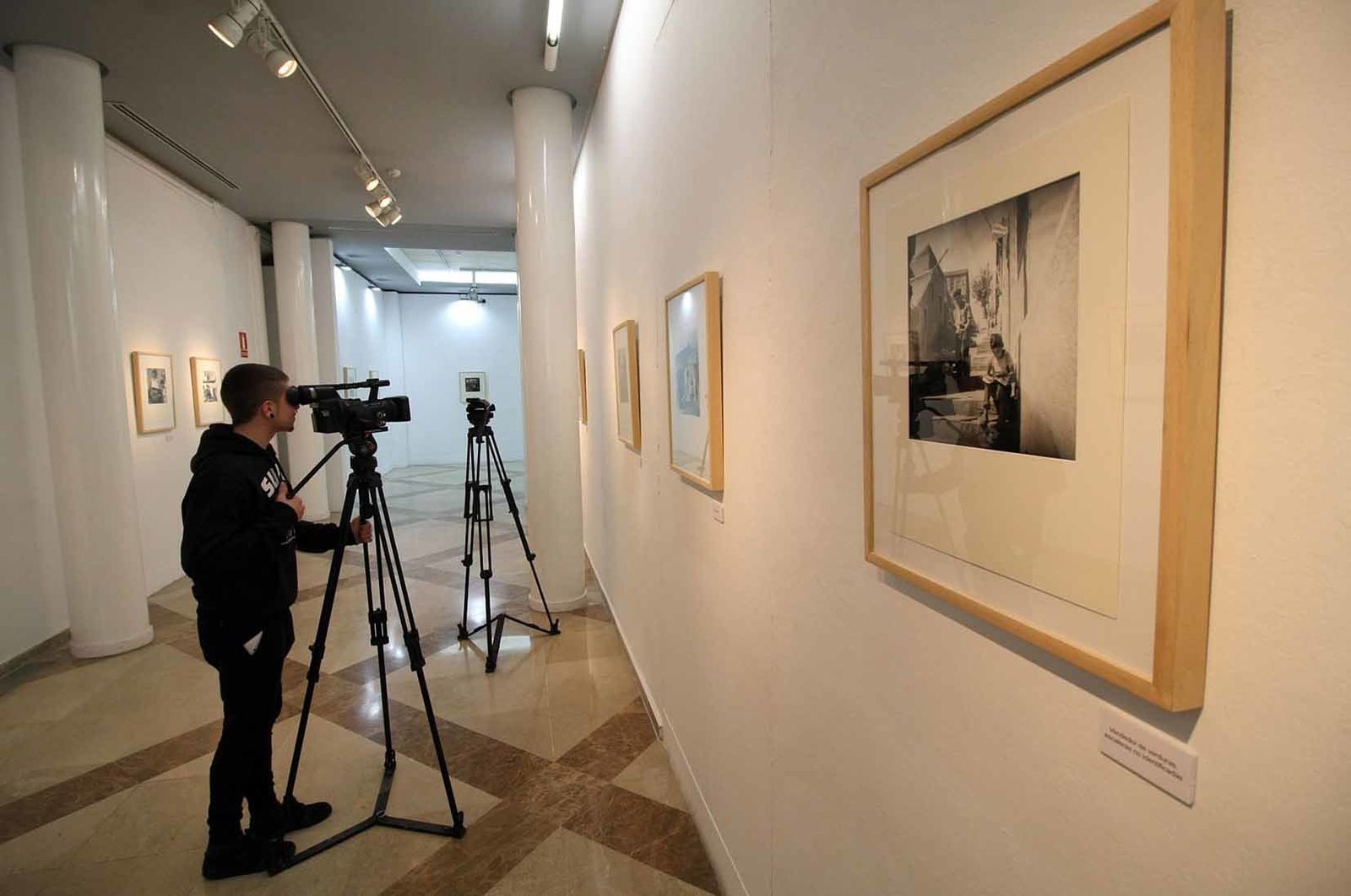 La inauguración de la exposición 'Valparaíso 1940-1950' de Antonio Quintana, 'Latitudes'