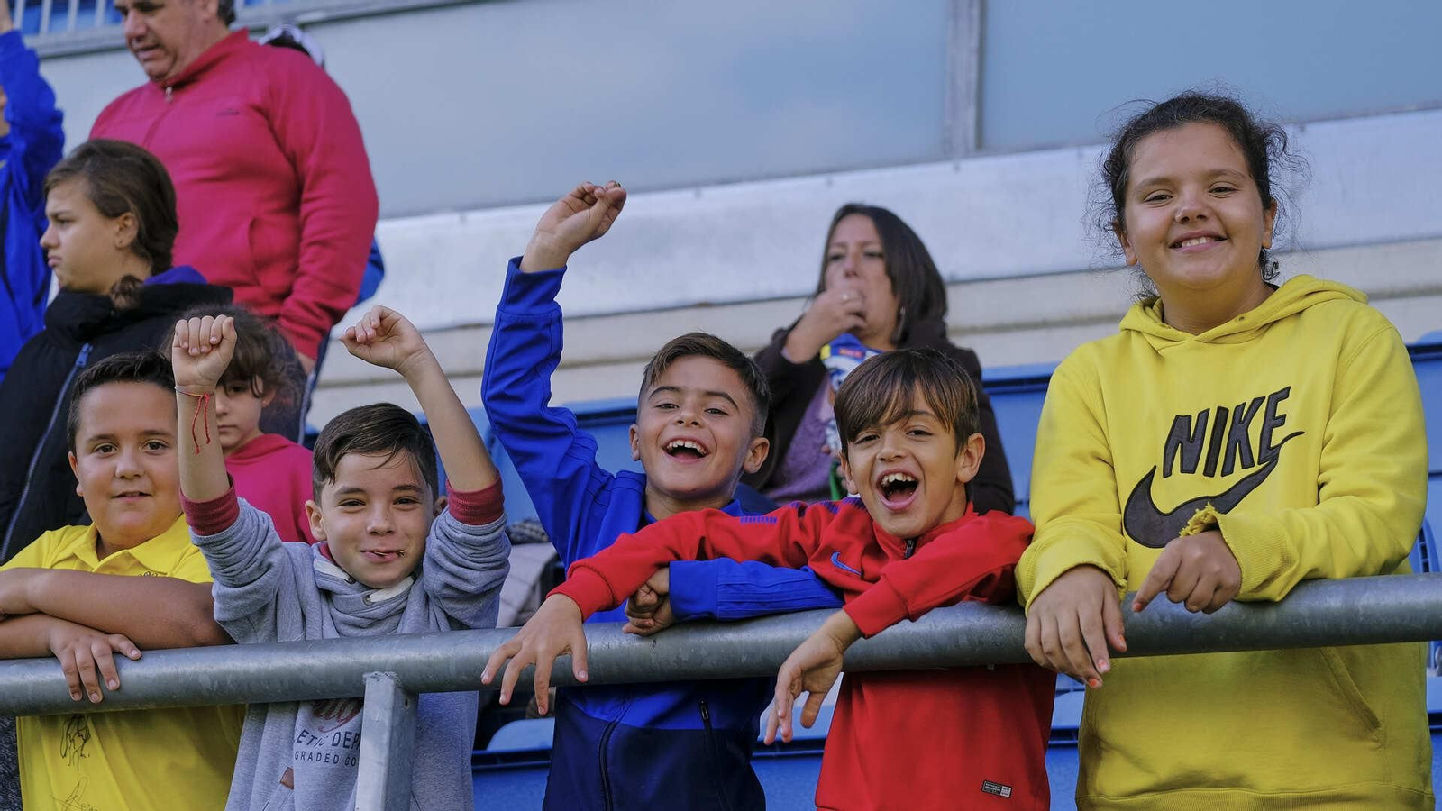 Partido de fútbol a beneficio de la Asociación de Reyes Magos en Carranza
