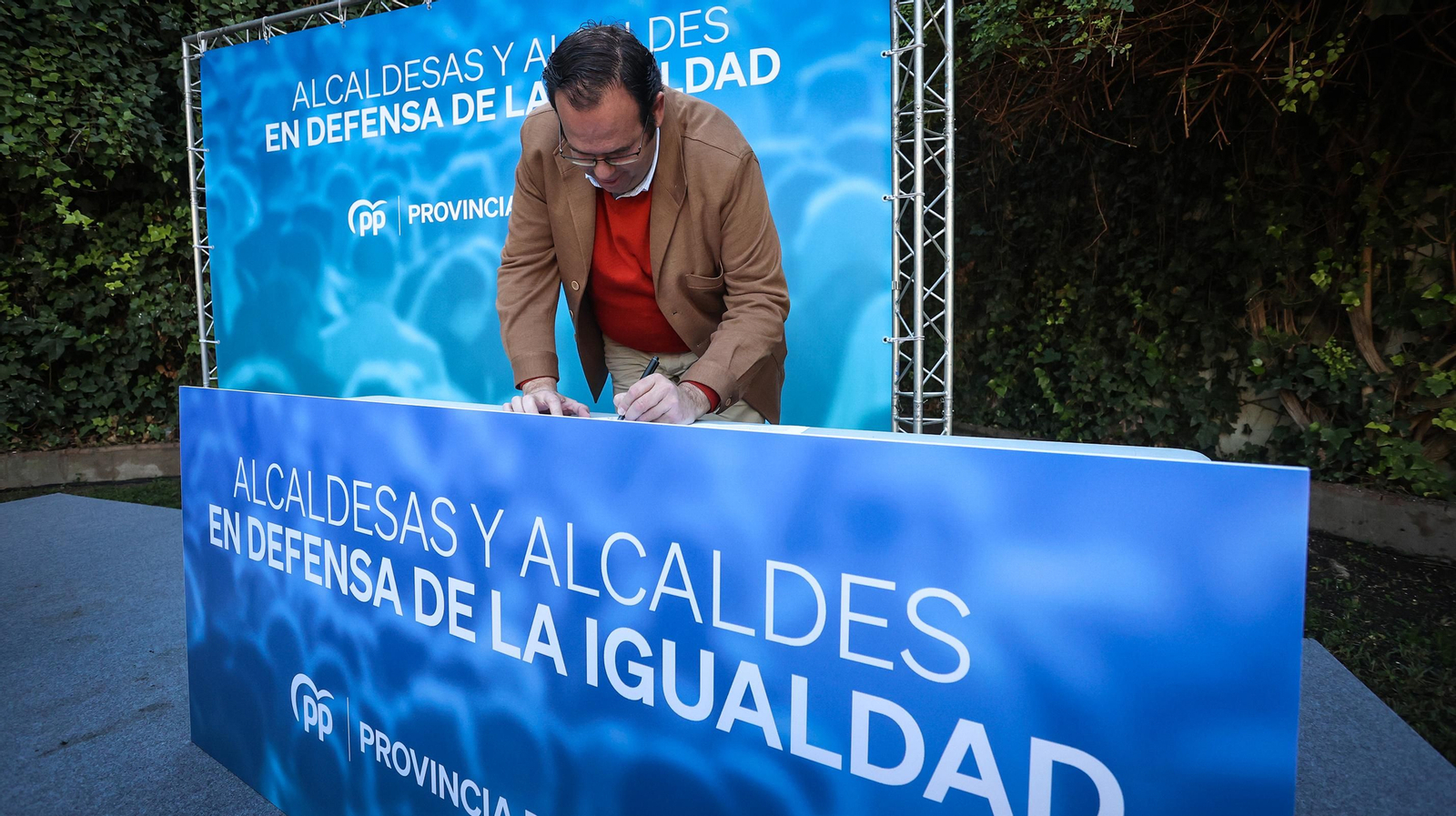 Alcaldesas y alcaldes del PP de la provincia en un acto en Jerez